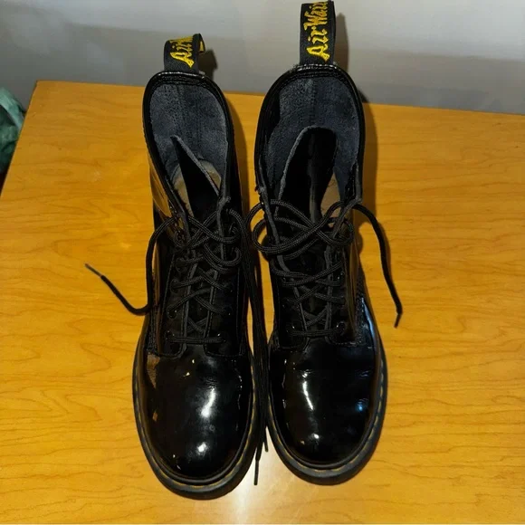 1460 Glossy Black Dr. Martens- Size US 8 - Picture 9 of 13